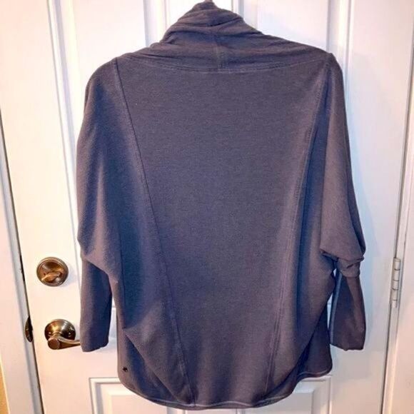 Lululemon Sweater Wrap Woman’s Size 4 - Picture 2 of 3